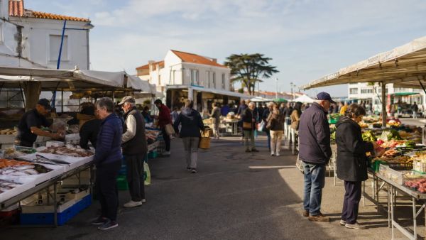 Les marchés autour de Saint-Hilaire-de-Riez : un choix varié et local